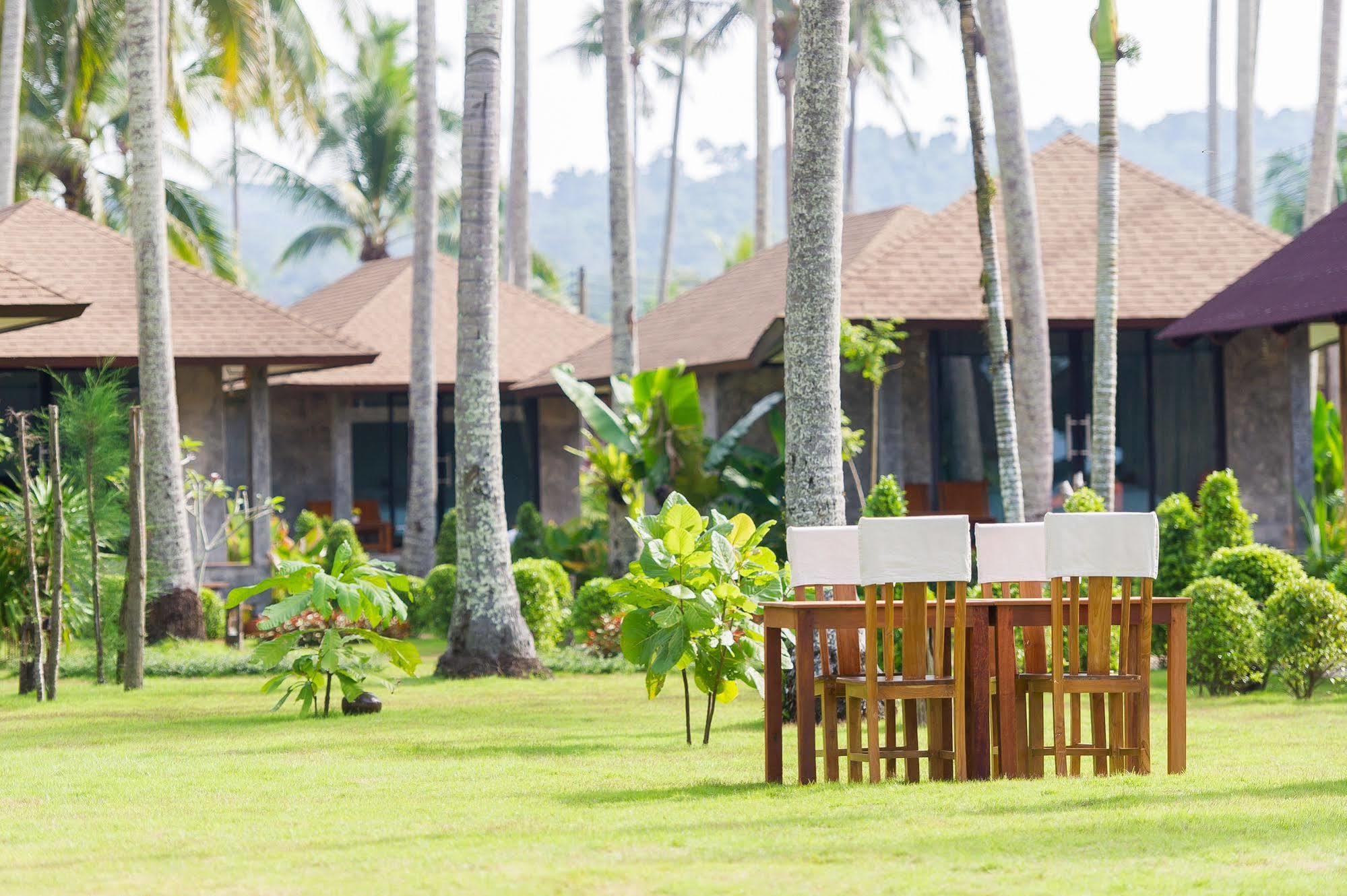 Medee Resort Ko Kut Buitenkant foto